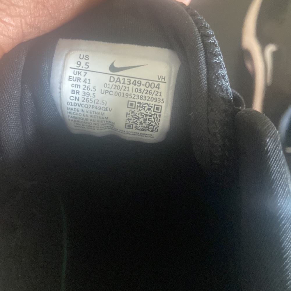 Nike - Picture 5 of 5